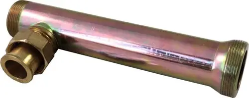 Rücklaufrohr aus Metall mit einem gewinkelten Anschluss und zwei verschiedenen Gewinden. Verwendung in der Heizungsinstallation, empfohlen von Wolf.